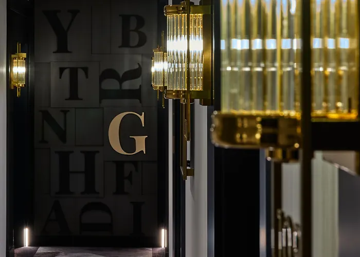 Garamond, A Tribute Portfolio , Old Town