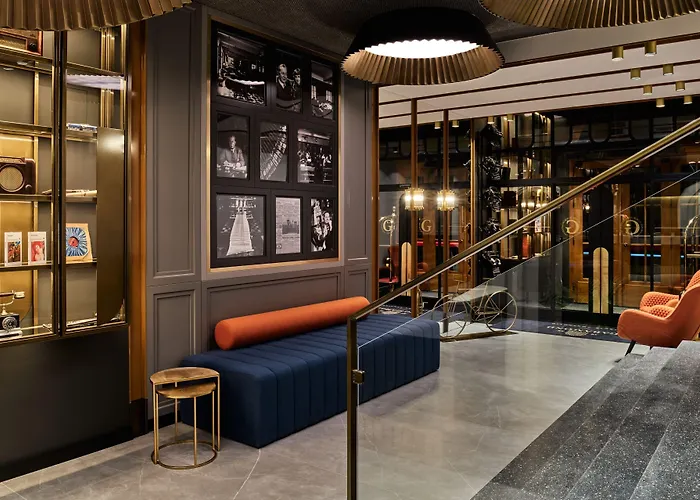 Garamond, A Tribute Portfolio , Old Town